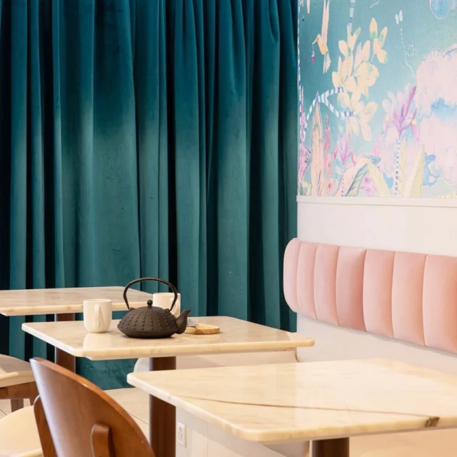 .
🎉 This month, @justbloomcafe celebrated its 1st year! 🎉 We wish Just Bloom a happy birthday and all the best! 🎂

We’re very proud to be the Architect of @justbloomcafe located to
@confederationcentre_gva 

The project was launched with exceptional women! We’ve put all our hearts and creativity ! 

Founder: @anastasiabonnielass 
Architecture: @cecilemorel__interiorarchitect 
Custom wall paper @kariokas_design 
Branding @studio.drom 

Photos:
@shootit.ch
@juliestordiau